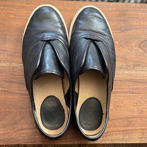 Frye black slip on sneaker leather size 7.5